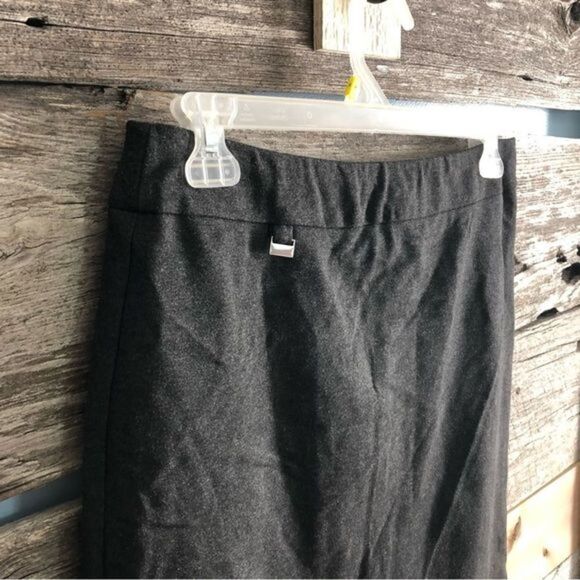 Devia Size Large Grey Stretch Short Skirt - Picture 2 of 4